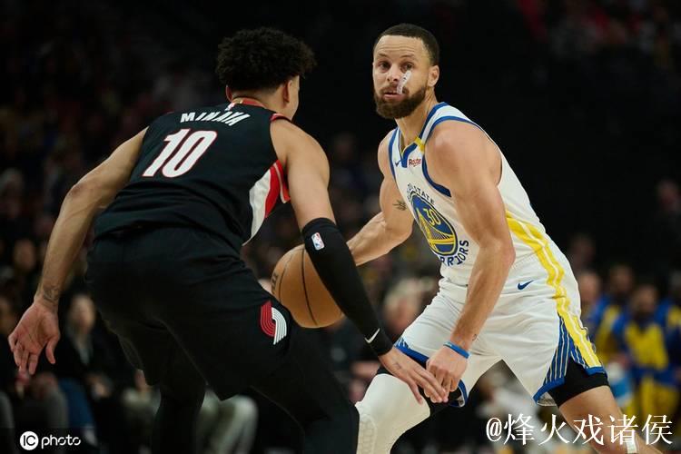 库里三节17+9+10新援22分 勇士大胜开拓者35分